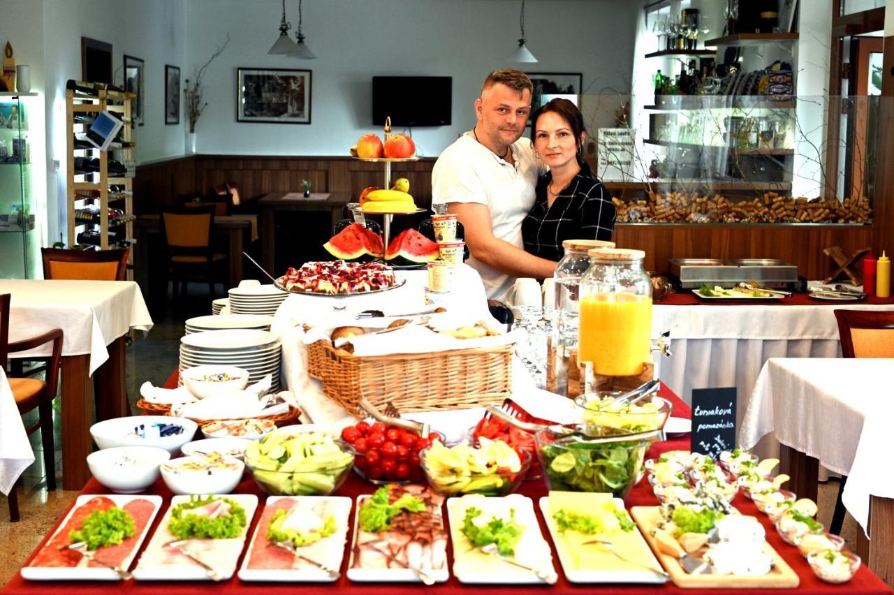 Hotel Adria Nova Dubnica Экстерьер фото
