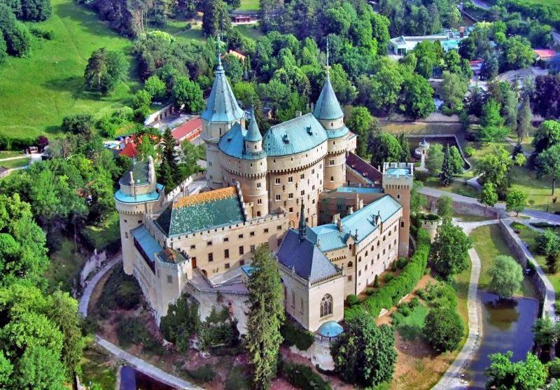 Hotel Adria Nova Dubnica Экстерьер фото