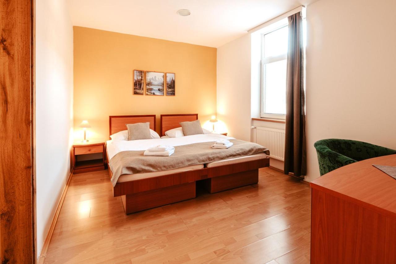 Hotel Adria Nova Dubnica Экстерьер фото